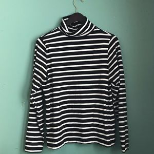 Stripped turtle neck